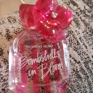 Victoria secret bombshells in bloom